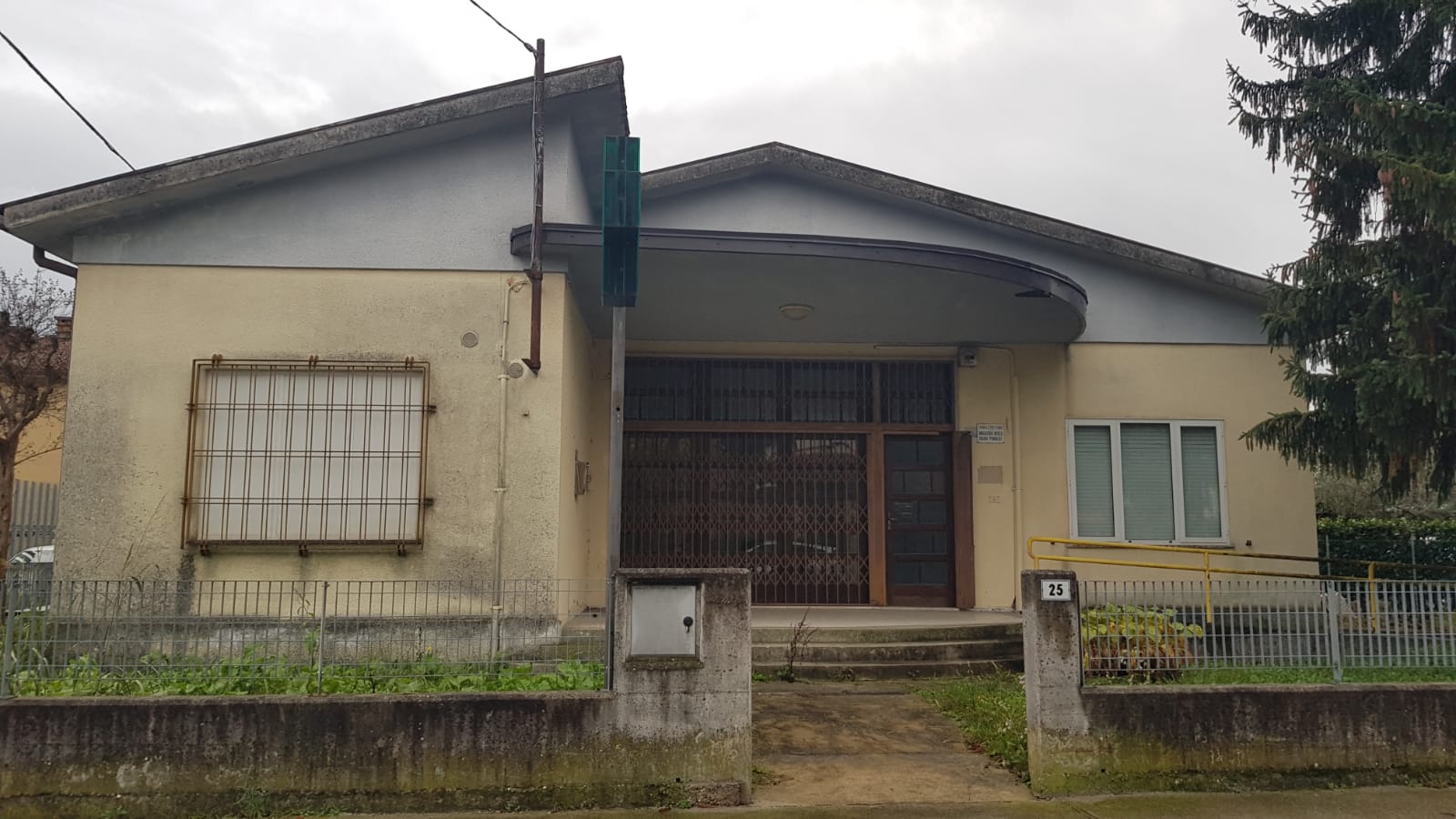 Immagine per L'ex farmacia di San Pier d'Isonzo come archivio, stop alla vendita